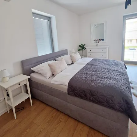 아파트 Moderny Loft S Terasou V Centre Mesta