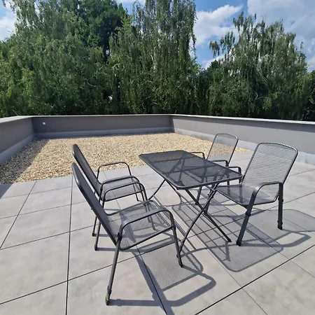 아파트 Moderny Loft S Terasou V Centre Mesta 프리에비드자